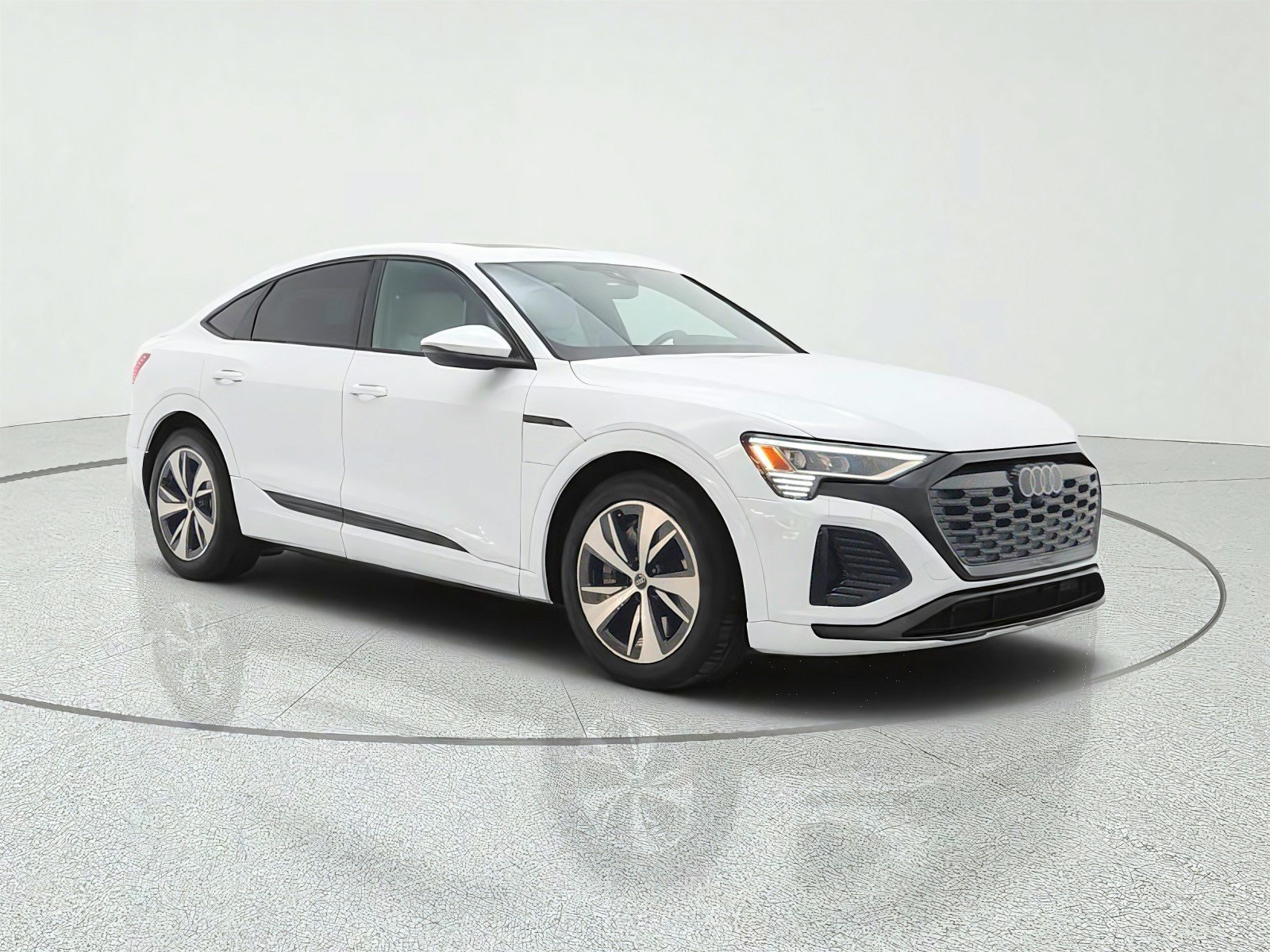 Used 2024 Audi Q8 e-tron Premium AWD/4WD image 3