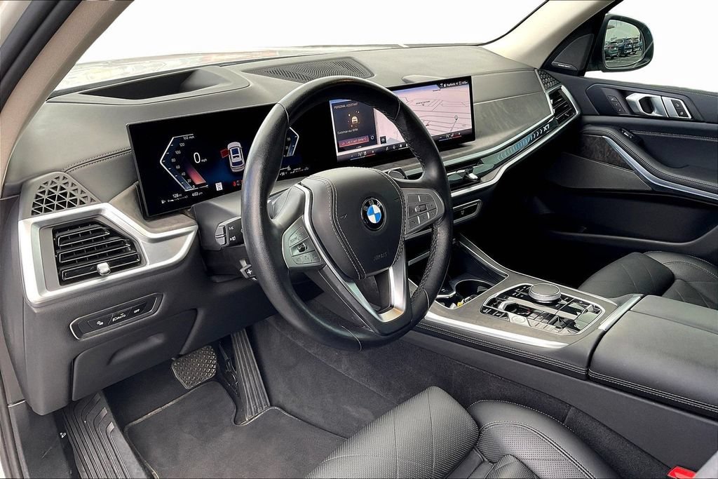Used 2025 BMW X7 xDrive40i AWD/4WD image 17