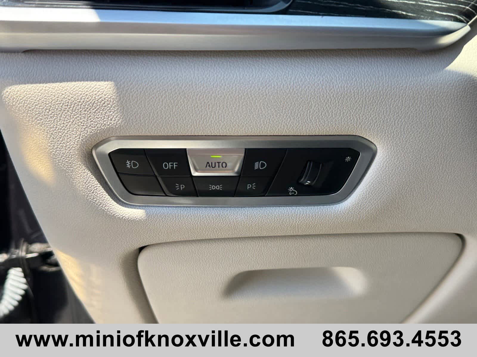 Used 2022 BMW X7 xDrive40i w/ M Sport Package AWD/4WD image 37