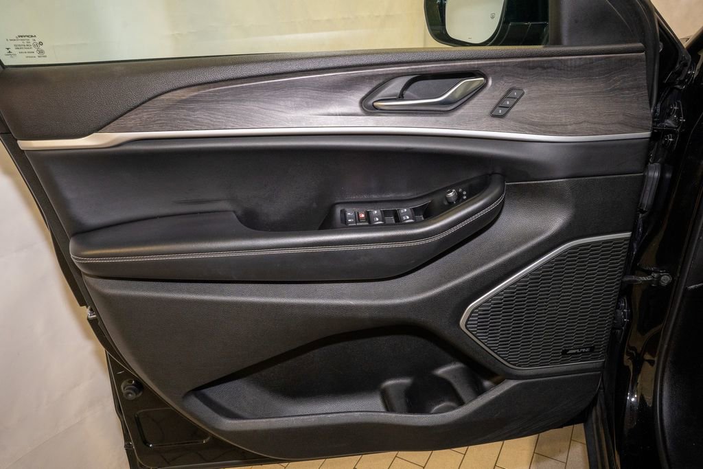 Used 2021 Jeep Grand Cherokee L Limited image 15