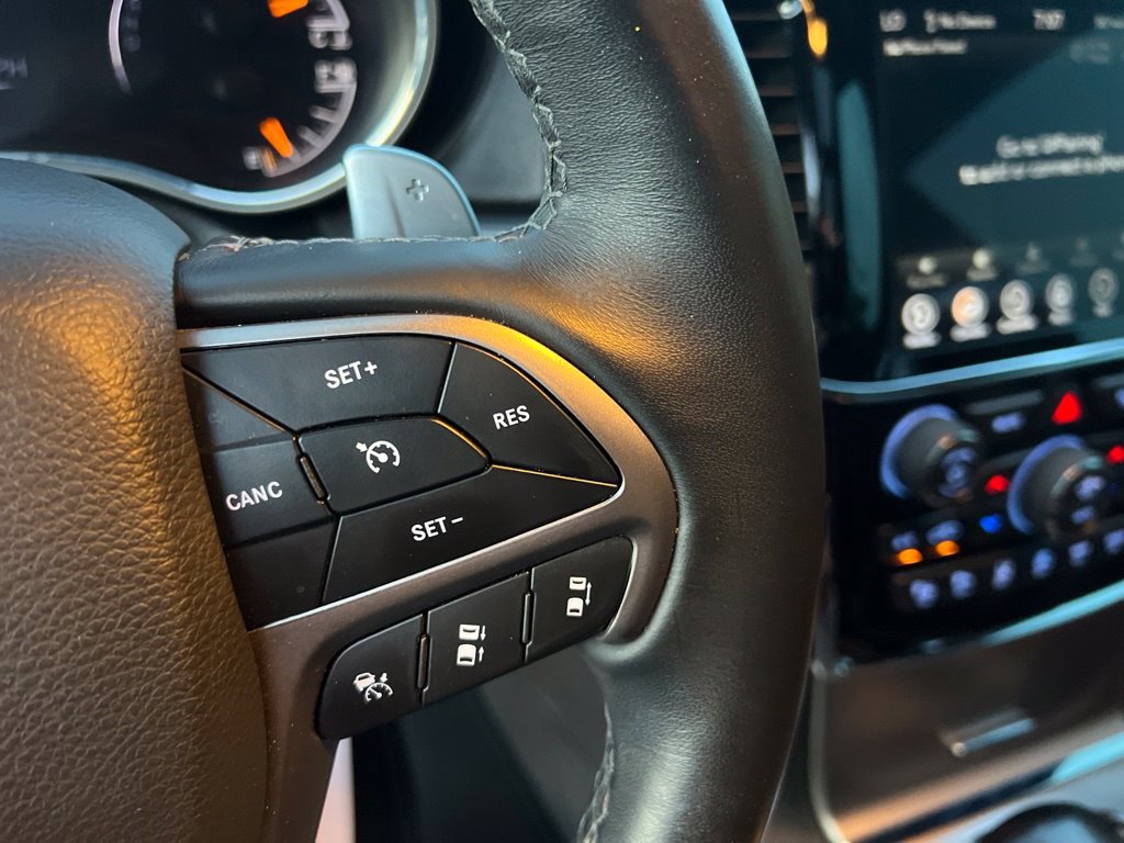 Used 2020 Jeep Grand Cherokee Overland AWD/4WD image 40