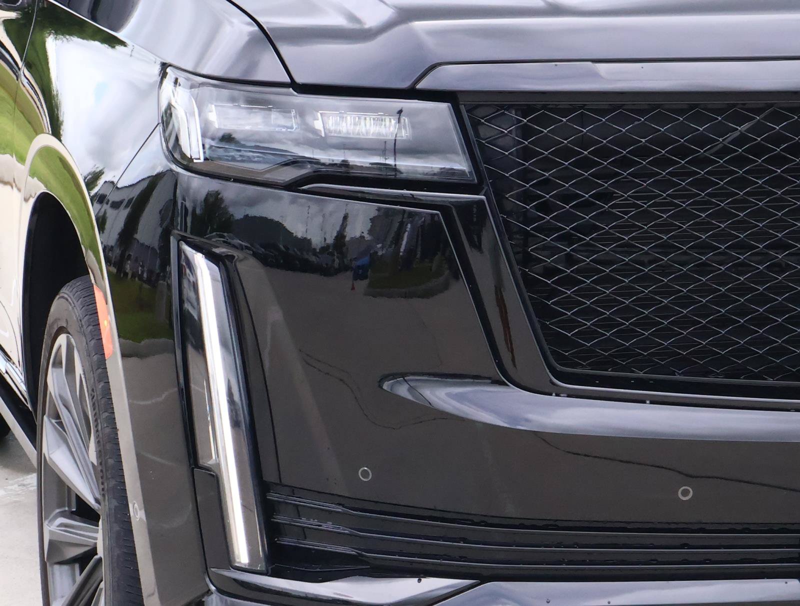 Used 2023 Cadillac Escalade Sport Platinum w/ LPO, ONYX Package AWD/4WD image 9