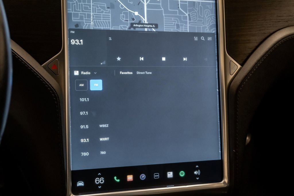 Used 2015 Tesla Model S 85D image 17