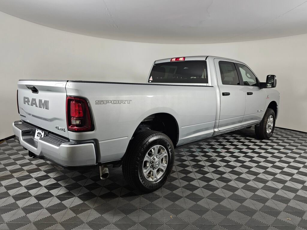 New 2026 RAM 2500 Big Horn AWD/4WD image 4