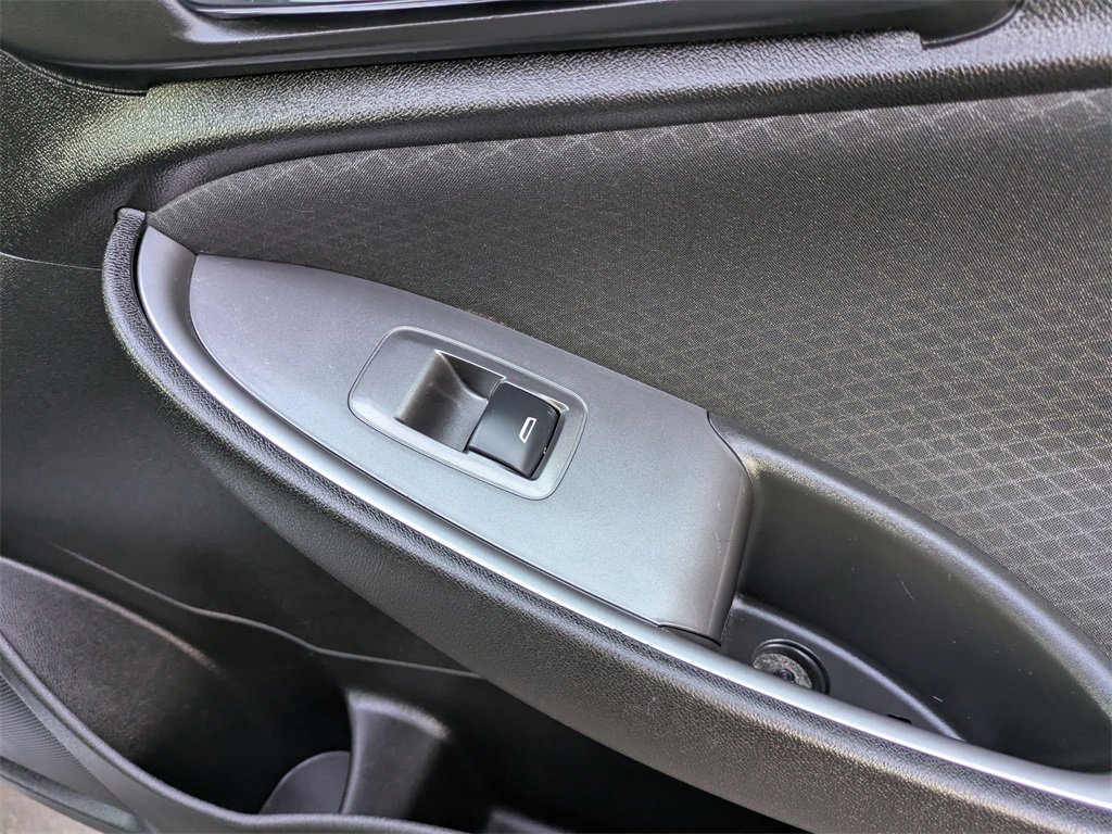 Used 2023 Chevrolet Malibu LT image 34