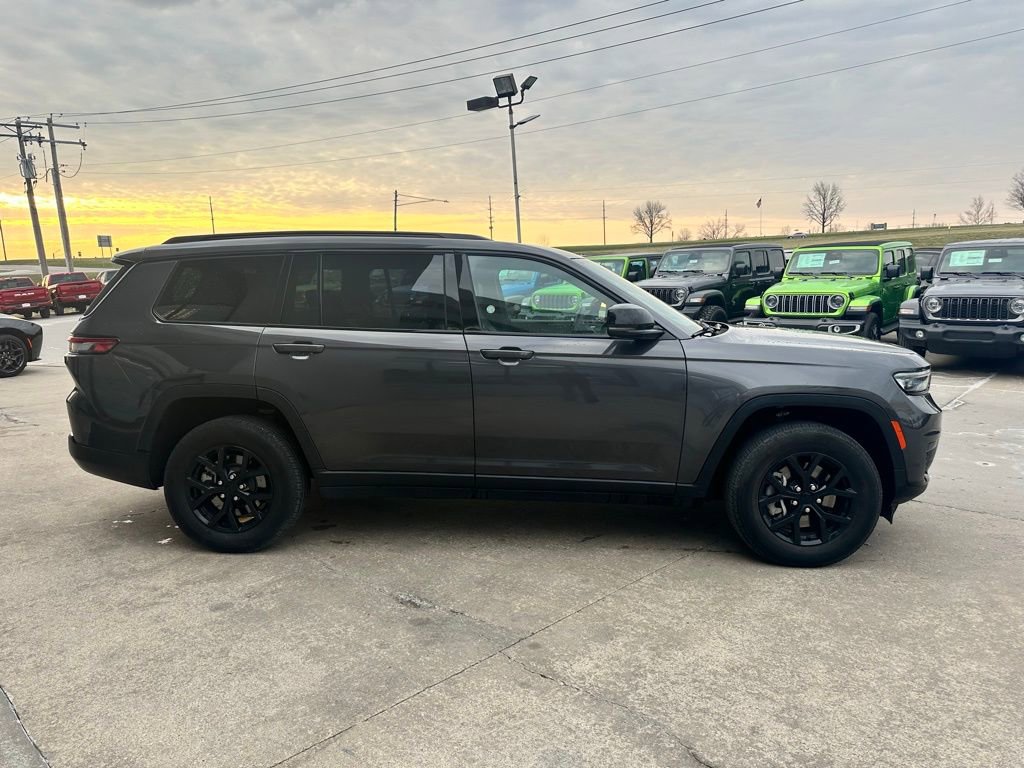 Used 2024 Jeep Grand Cherokee L Laredo image 6