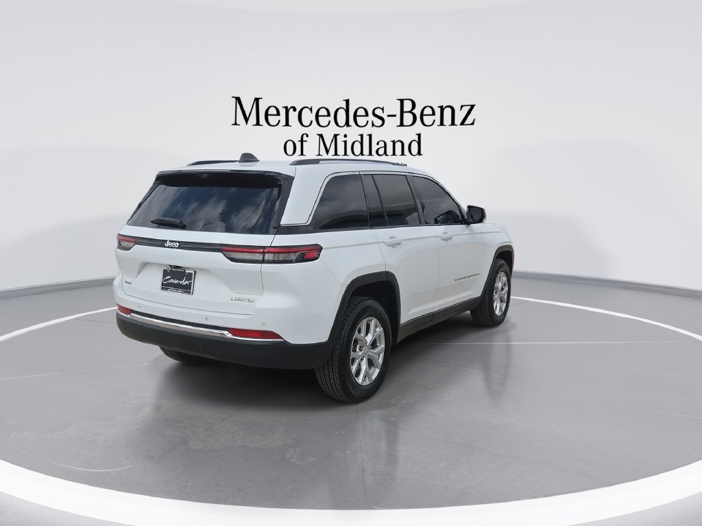 Used 2023 Jeep Grand Cherokee Limited w/ Luxury Tech Group II AWD/4WD image 8