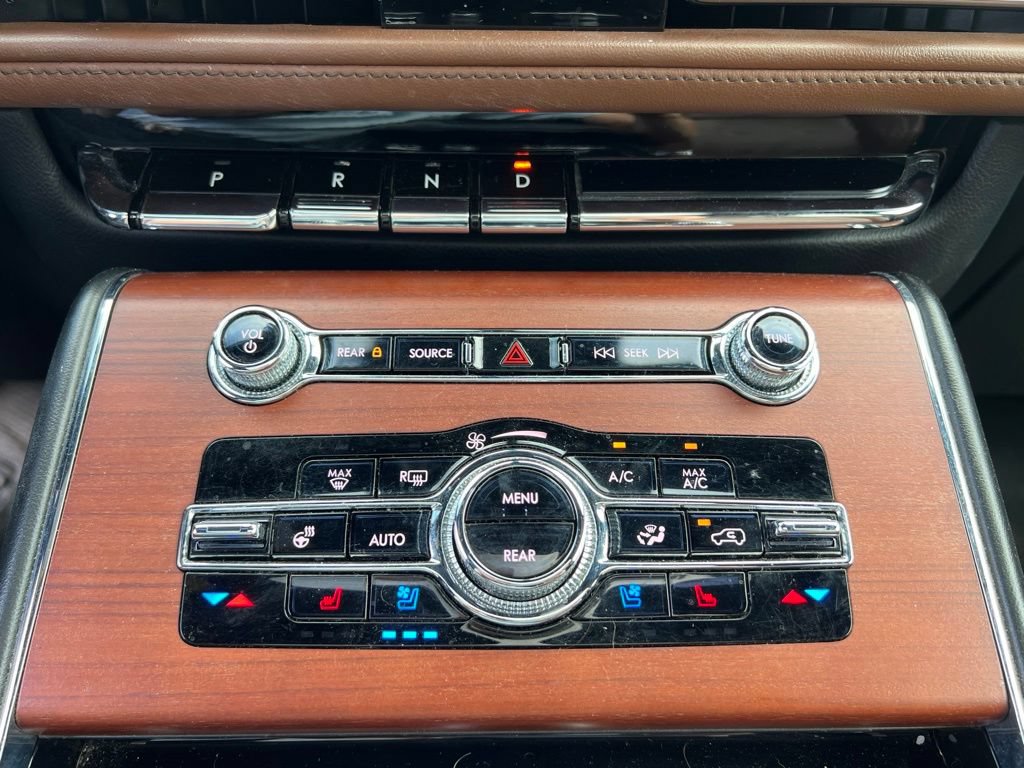 Used 2021 Lincoln Aviator Reserve w/ Elements Package Plus AWD/4WD image 30