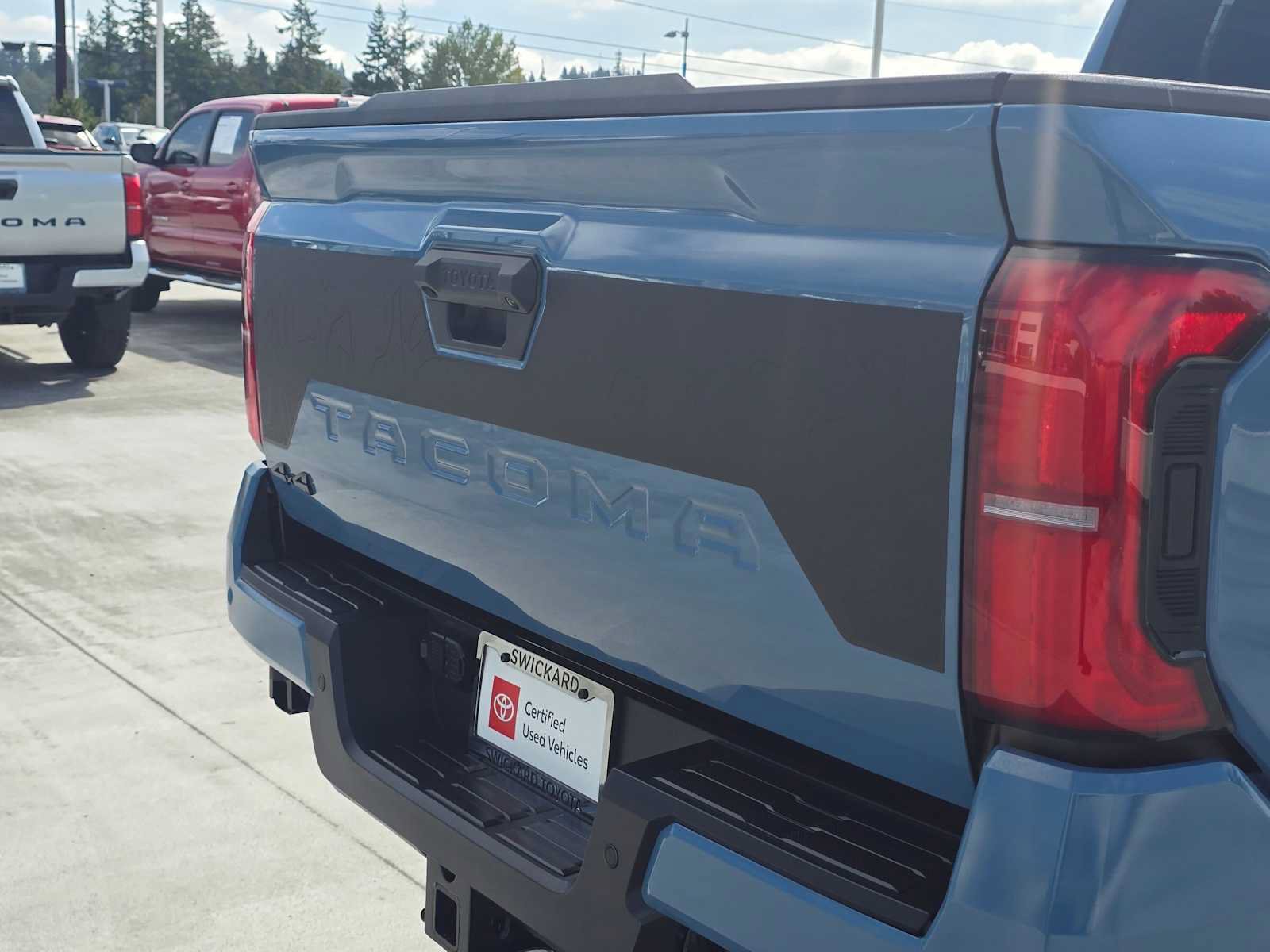 Used 2026 Toyota Tacoma TRD Off-Road w/ TRD Off Road Premium Package AWD/4WD image 13
