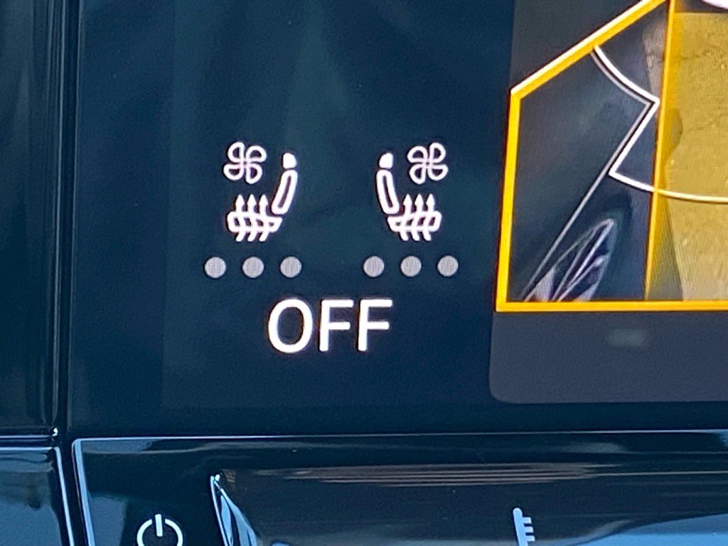 Certified 2025 Volkswagen Atlas Cross Sport SEL Premium R-Line image 17