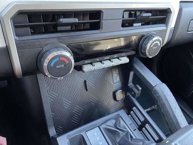 Used 2024 Toyota Tacoma TRD Off-Road image 29