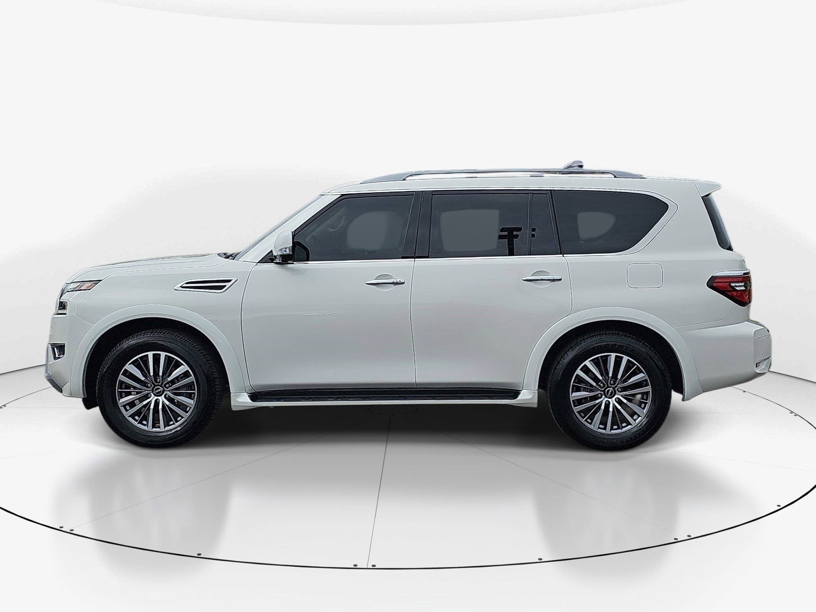 Used 2023 Nissan Armada SL w/ Captain's Chairs Package AWD/4WD image 7