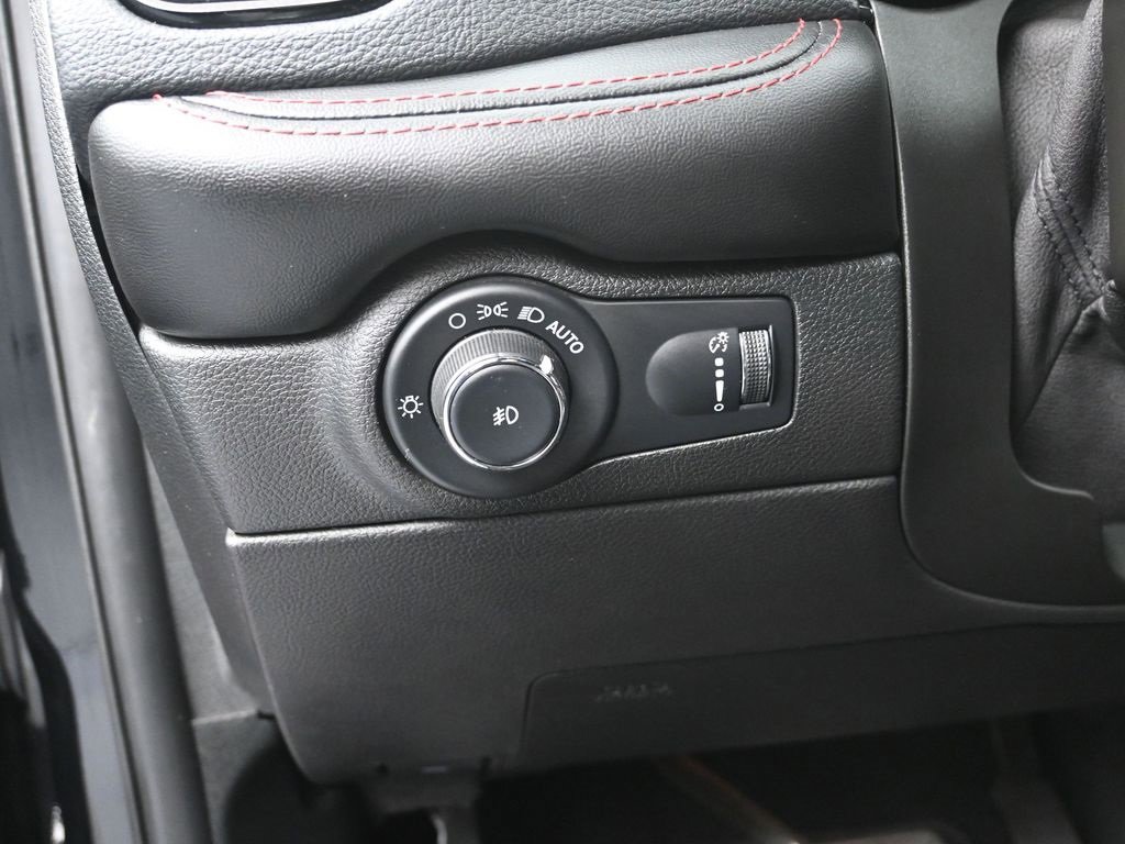 Used 2023 Dodge Durango GT image 12