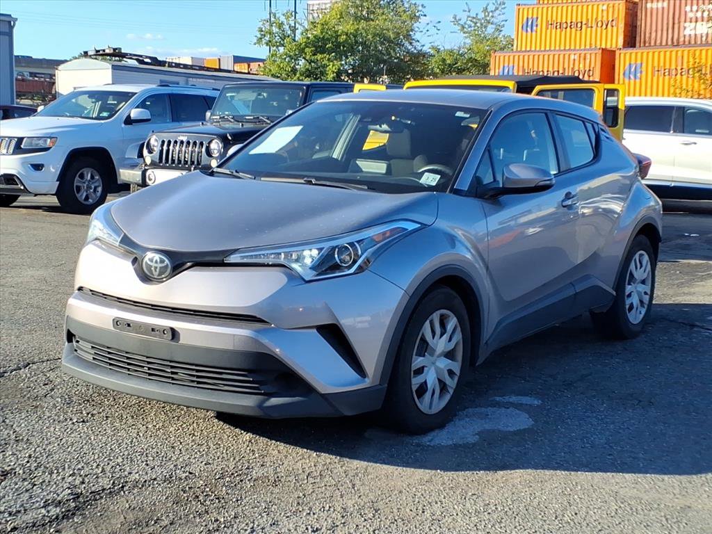 Used 2019 Toyota C-HR LE image 3