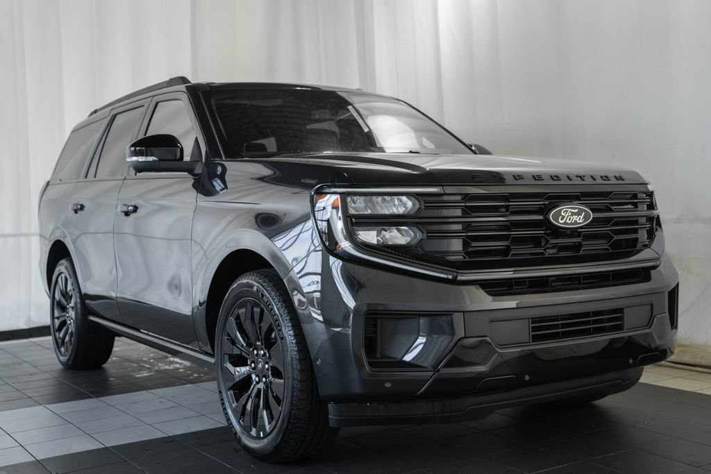 Used 2025 Ford Expedition Platinum w/ Stealth Appearance Package AWD/4WD image 1