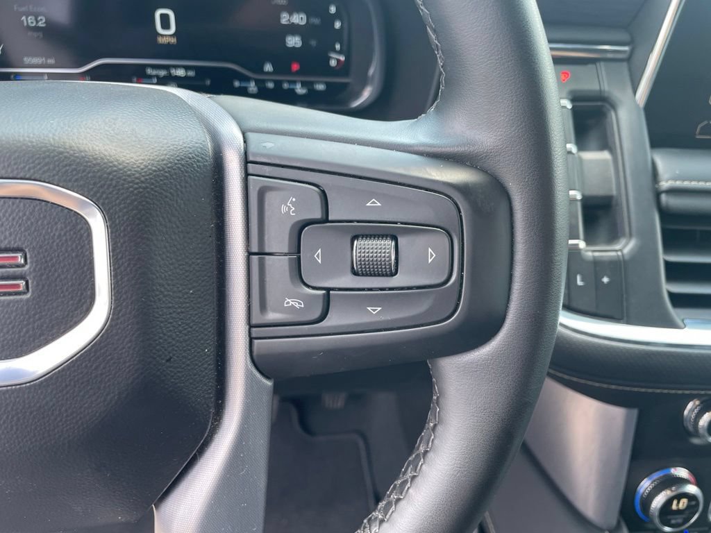 Used 2024 GMC Yukon XL SLT RWD image 25