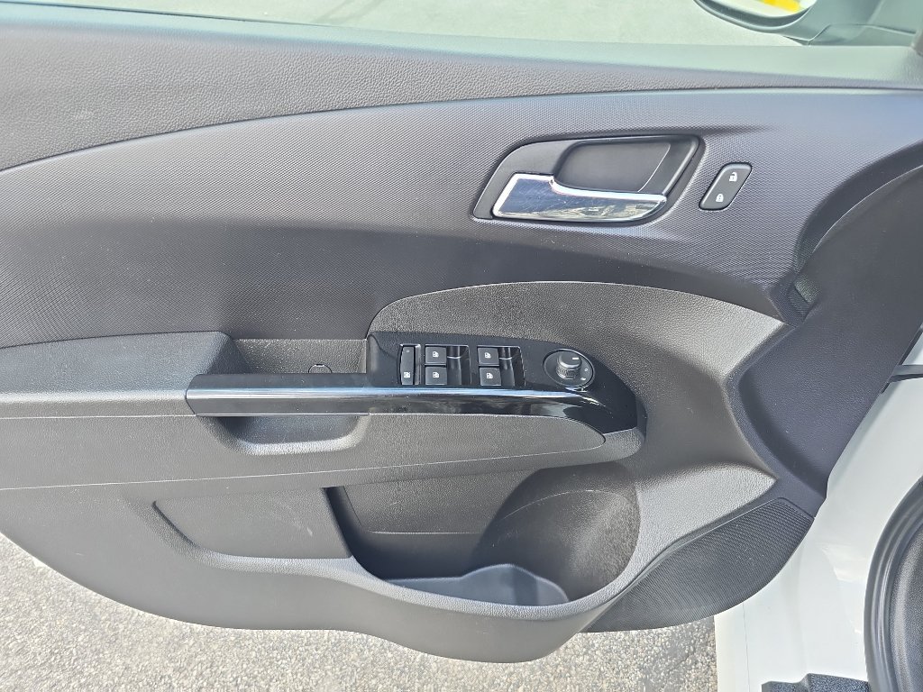 Used 2018 Chevrolet Sonic LT FWD image 18