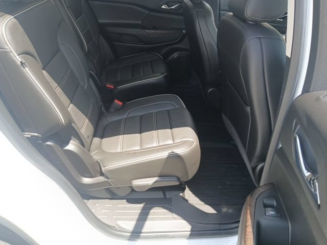 Used 2023 GMC Acadia Denali w/ Denali Ultimate Package FWD image 25