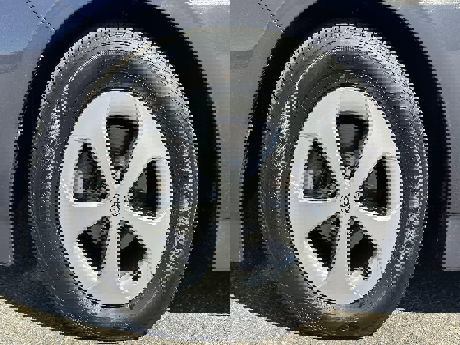 Used 2014 Toyota Prius Two image 8