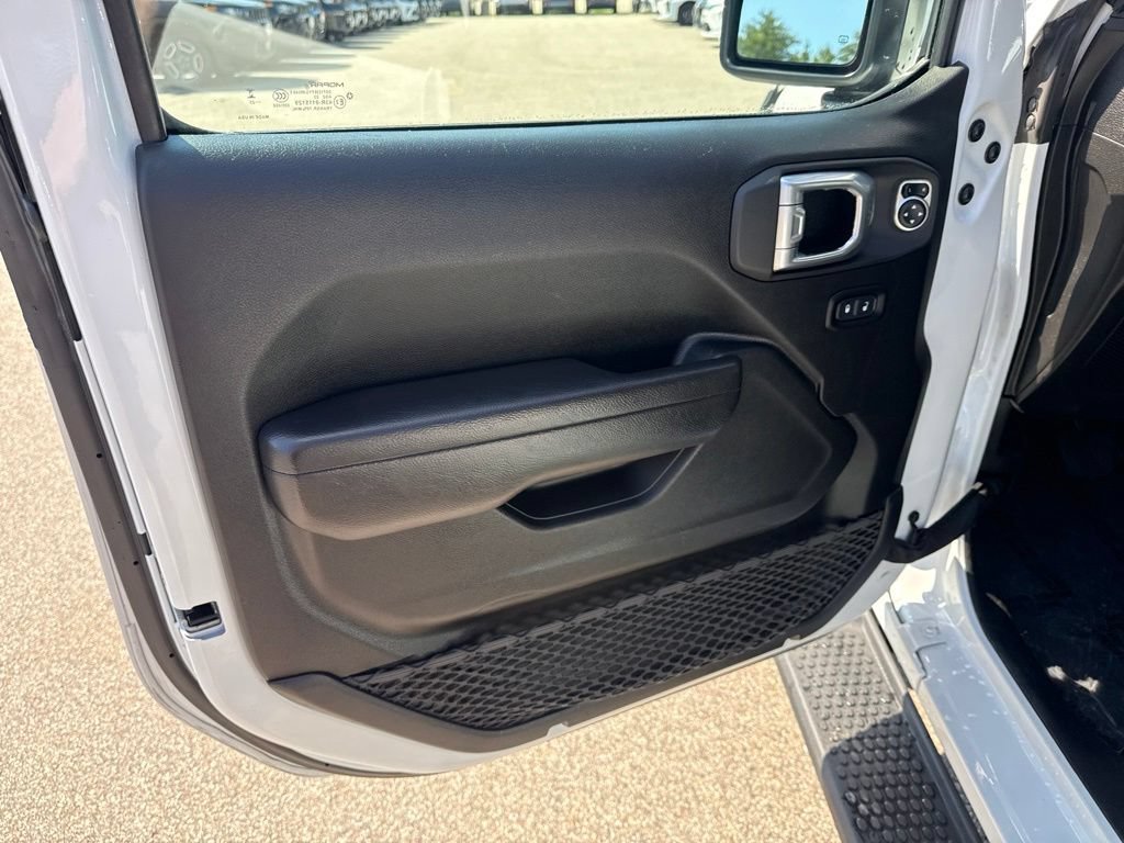 Certified 2023 Jeep Wrangler Sport AWD/4WD image 18