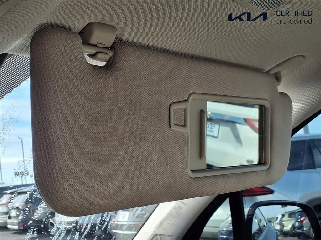 Certified 2025 Kia Sorento S image 10