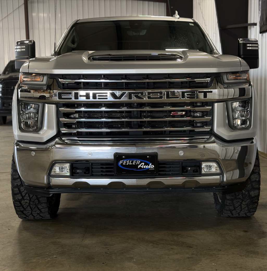 Used 2020 Chevrolet Silverado 2500 LTZ w/ LTZ Premium Package AWD/4WD image 3
