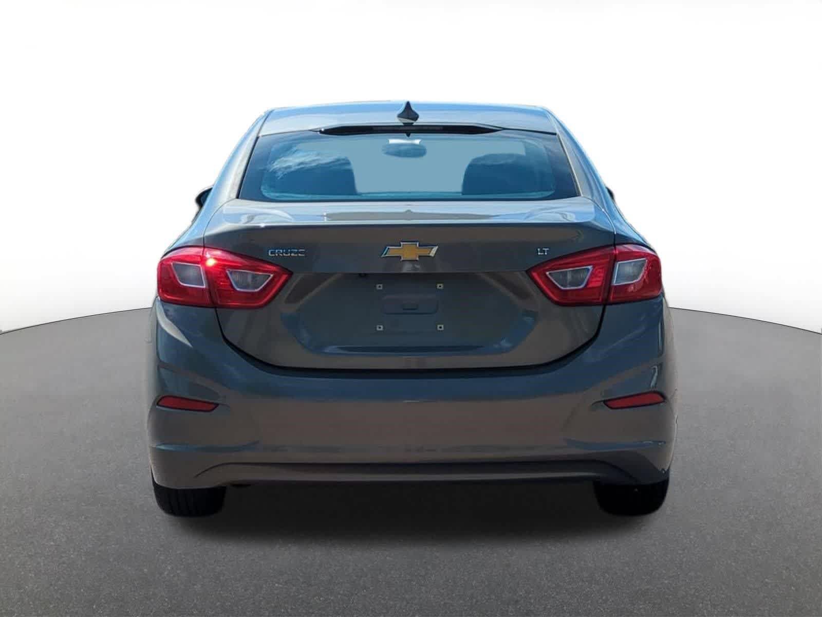 Used 2017 Chevrolet Cruze LT FWD image 5