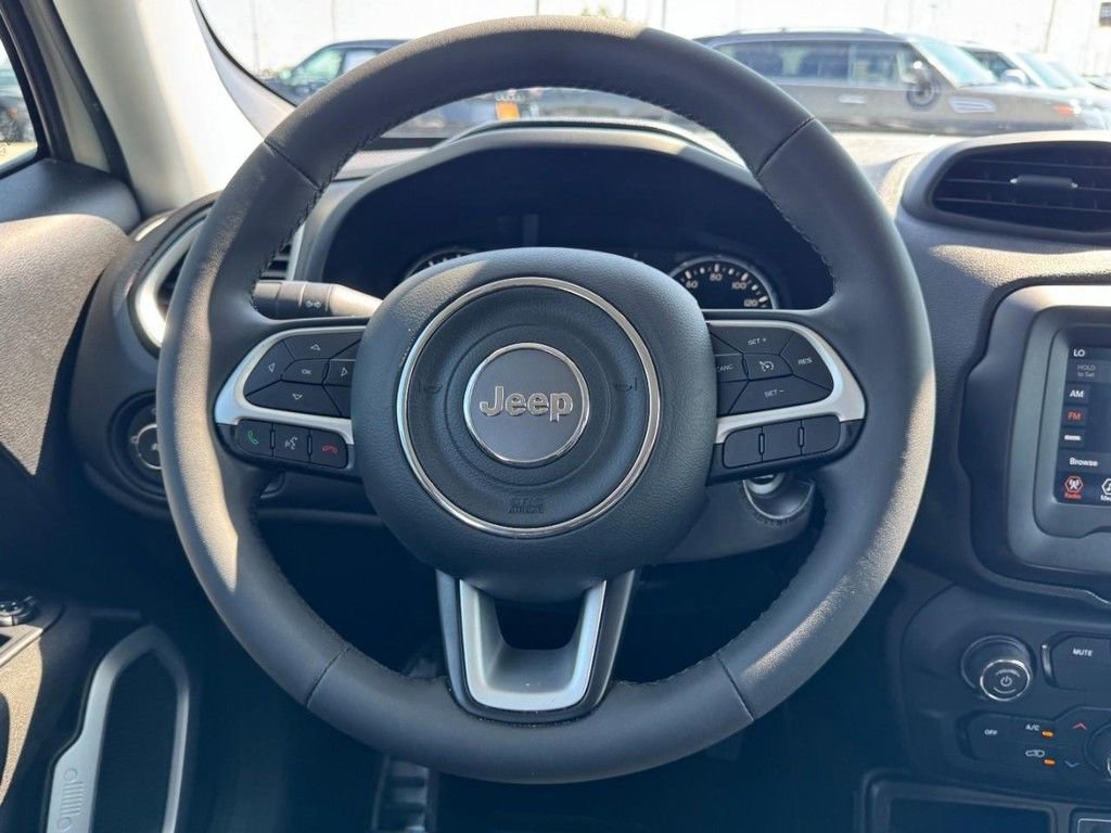 Used 2020 Jeep Renegade Latitude FWD image 12