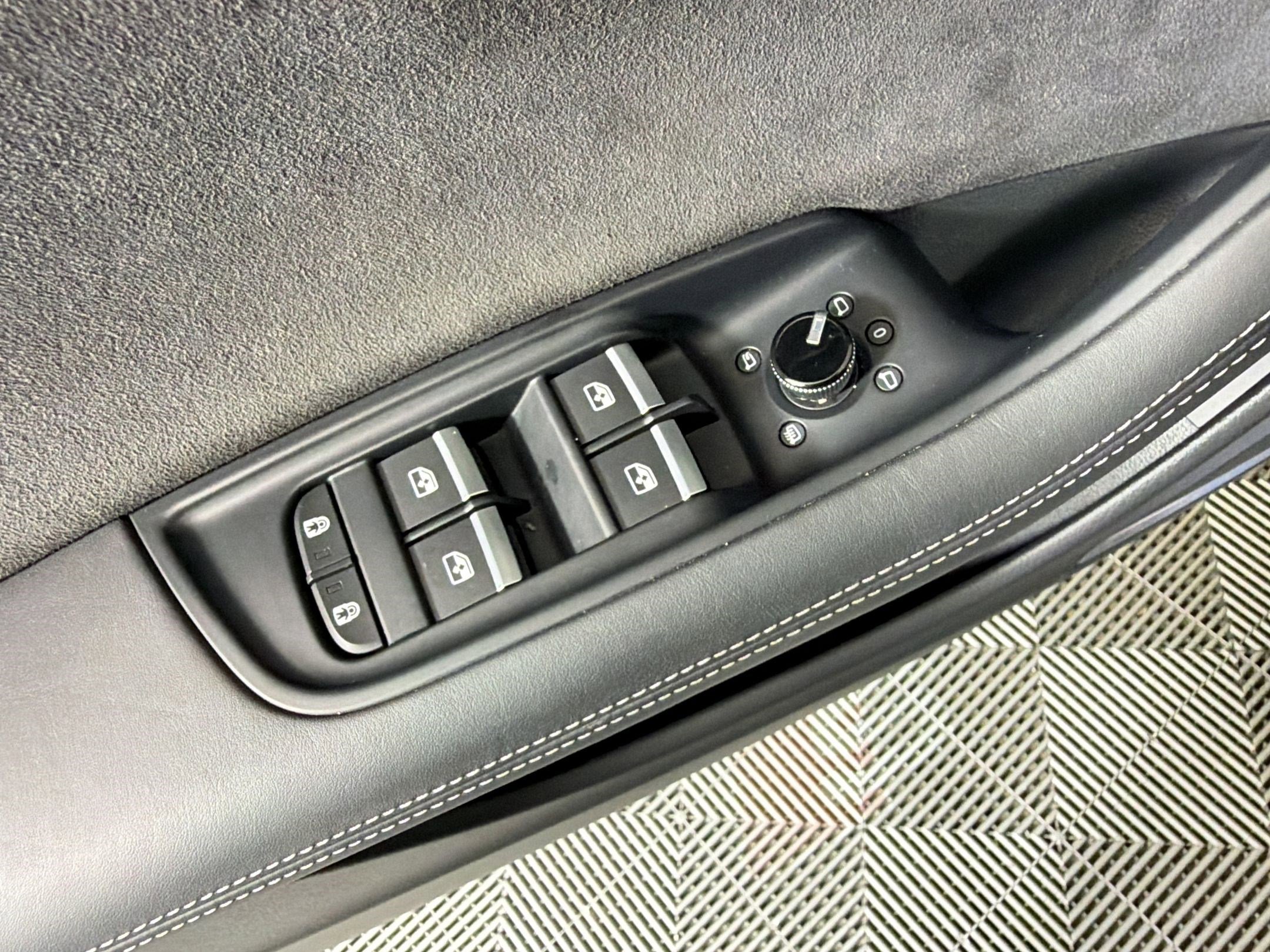 Certified 2025 Audi SQ8 Prestige image 11