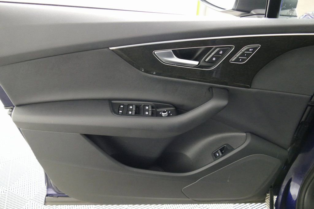 Used 2023 Audi Q7 2.0T Premium w/ Convenience Package image 10