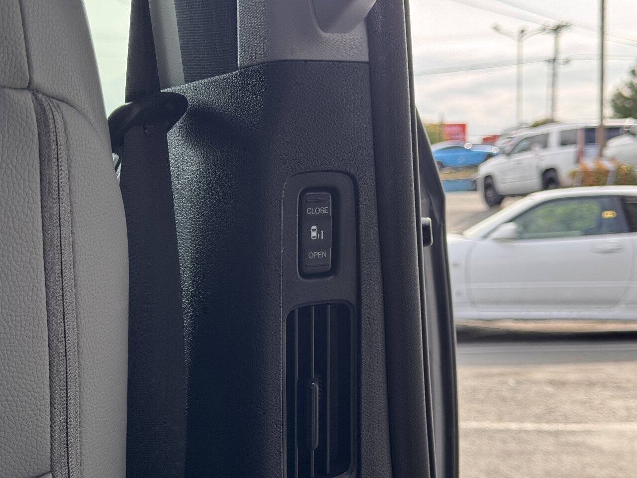 Used 2018 Honda Odyssey EX-L image 23
