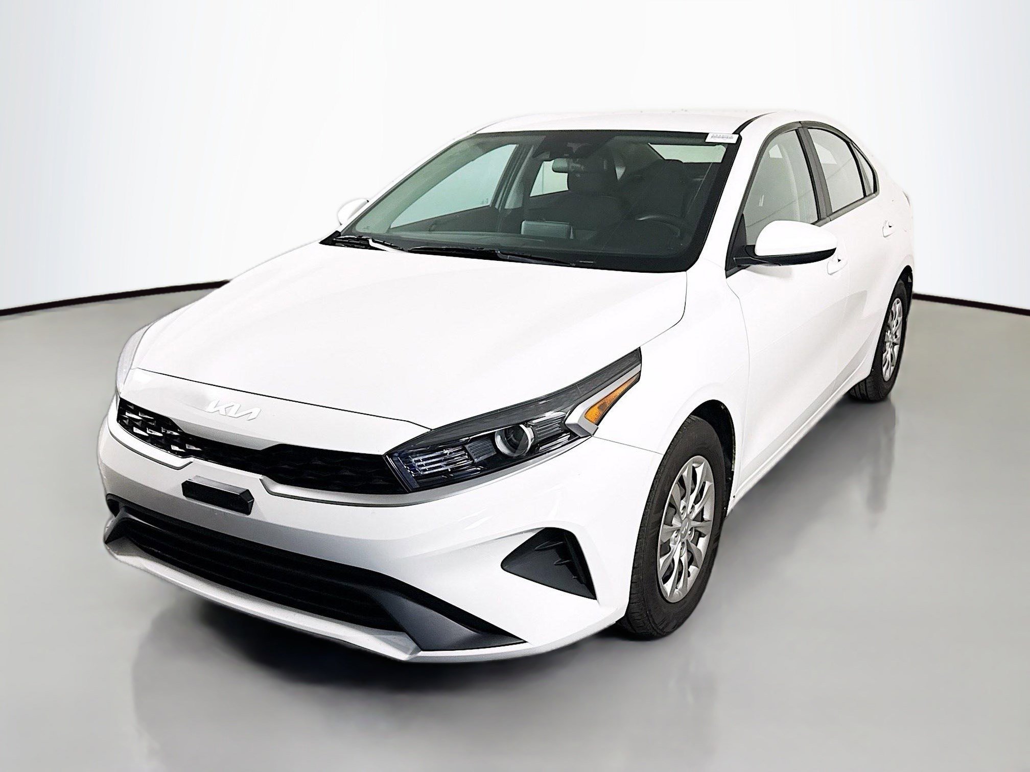 Used 2023 Kia Forte LX image 4