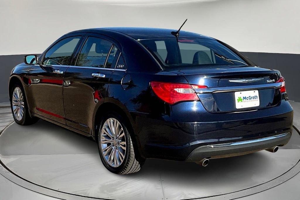 Used 2011 Chrysler 200 Limited FWD image 4
