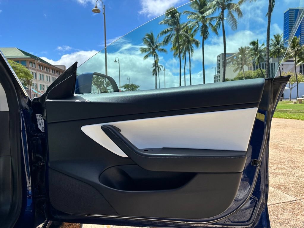 Used 2018 Tesla Model 3 Mid Range RWD image 15