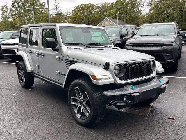 Used 2024 Jeep Wrangler Unlimited w/ Convenience Group AWD/4WD image 20