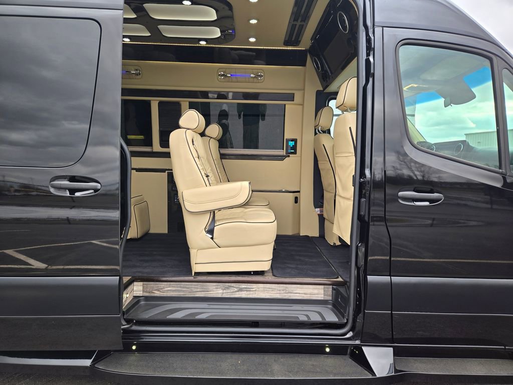 Used 2020 Mercedes-Benz Sprinter 3500 image 26