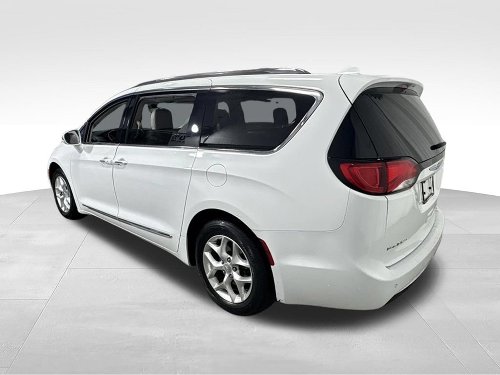 Used 2020 Chrysler Pacifica Limited FWD image 6