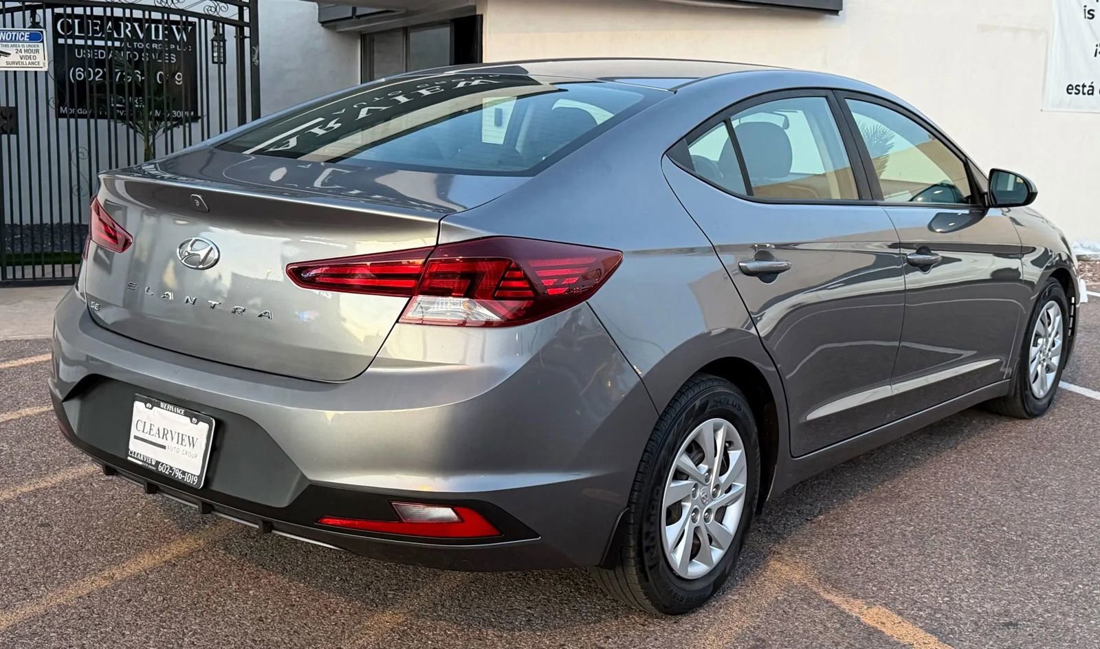 Used 2019 Hyundai Elantra SE w/ Winter Weather Package image 16