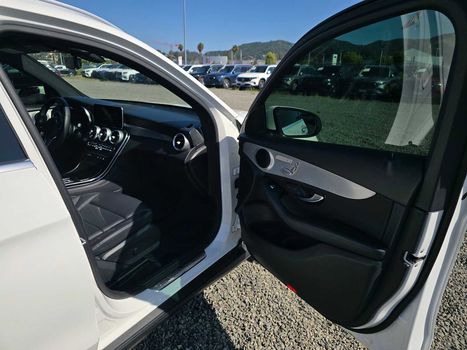 Used 2021 Mercedes-Benz GLC 300 4MATIC image 12