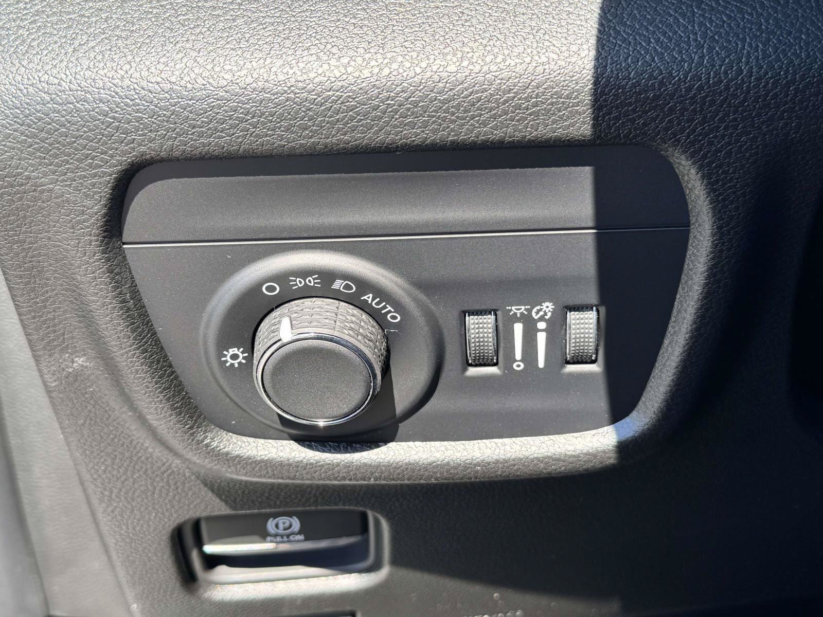 New 2025 Jeep Grand Cherokee L Laredo w/ Luxury Tech Group I AWD/4WD image 8