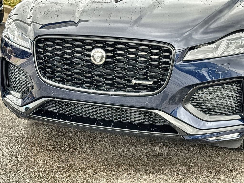 Used 2025 Jaguar F-PACE R-Dynamic S AWD/4WD image 9