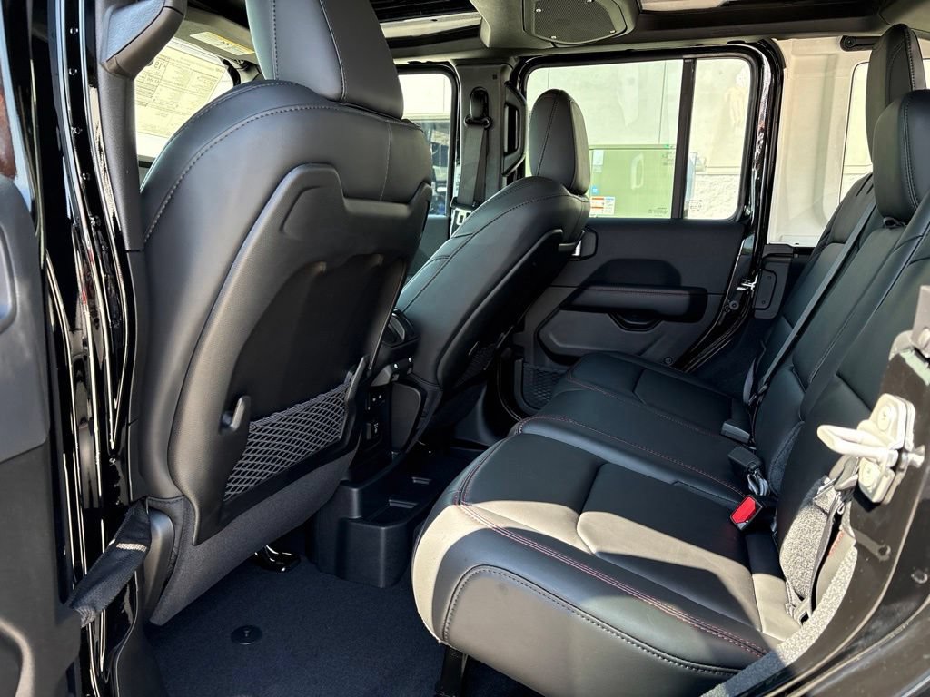 New 2027 Jeep Wrangler Unlimited Rubicon AWD/4WD image 17