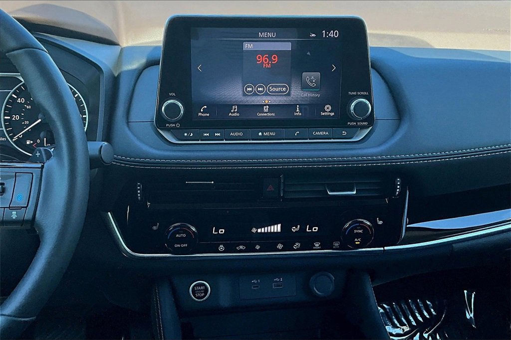 Used 2023 Nissan Rogue SL image 7