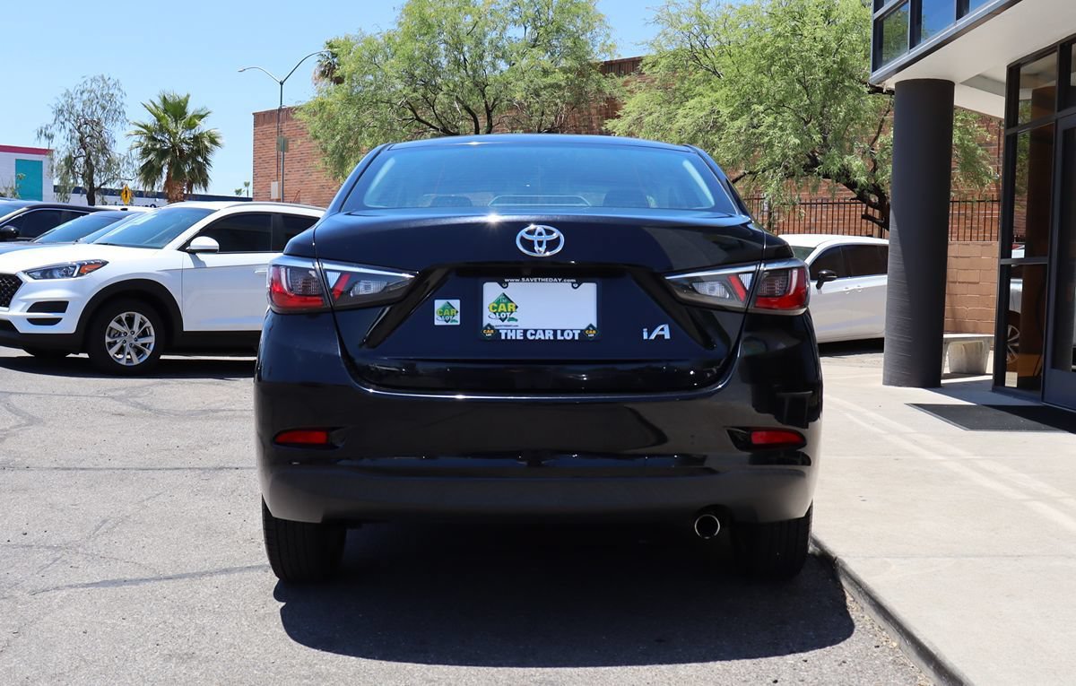 Used 2018 Toyota Yaris iA FWD image 11