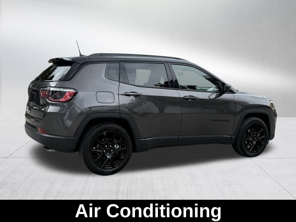Certified 2022 Jeep Compass Altitude image 6