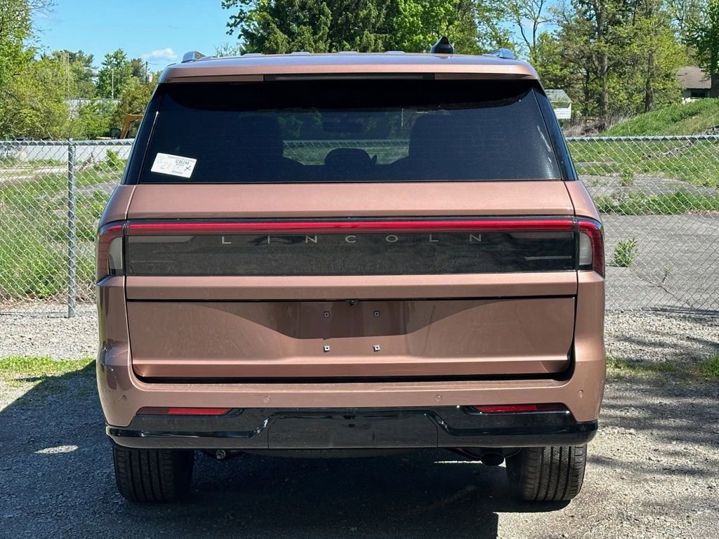 New 2026 Lincoln Navigator L Black Label AWD/4WD image 4