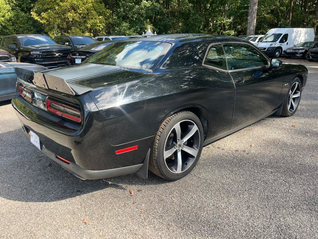 Used 2018 Dodge Challenger R/T RWD image 7