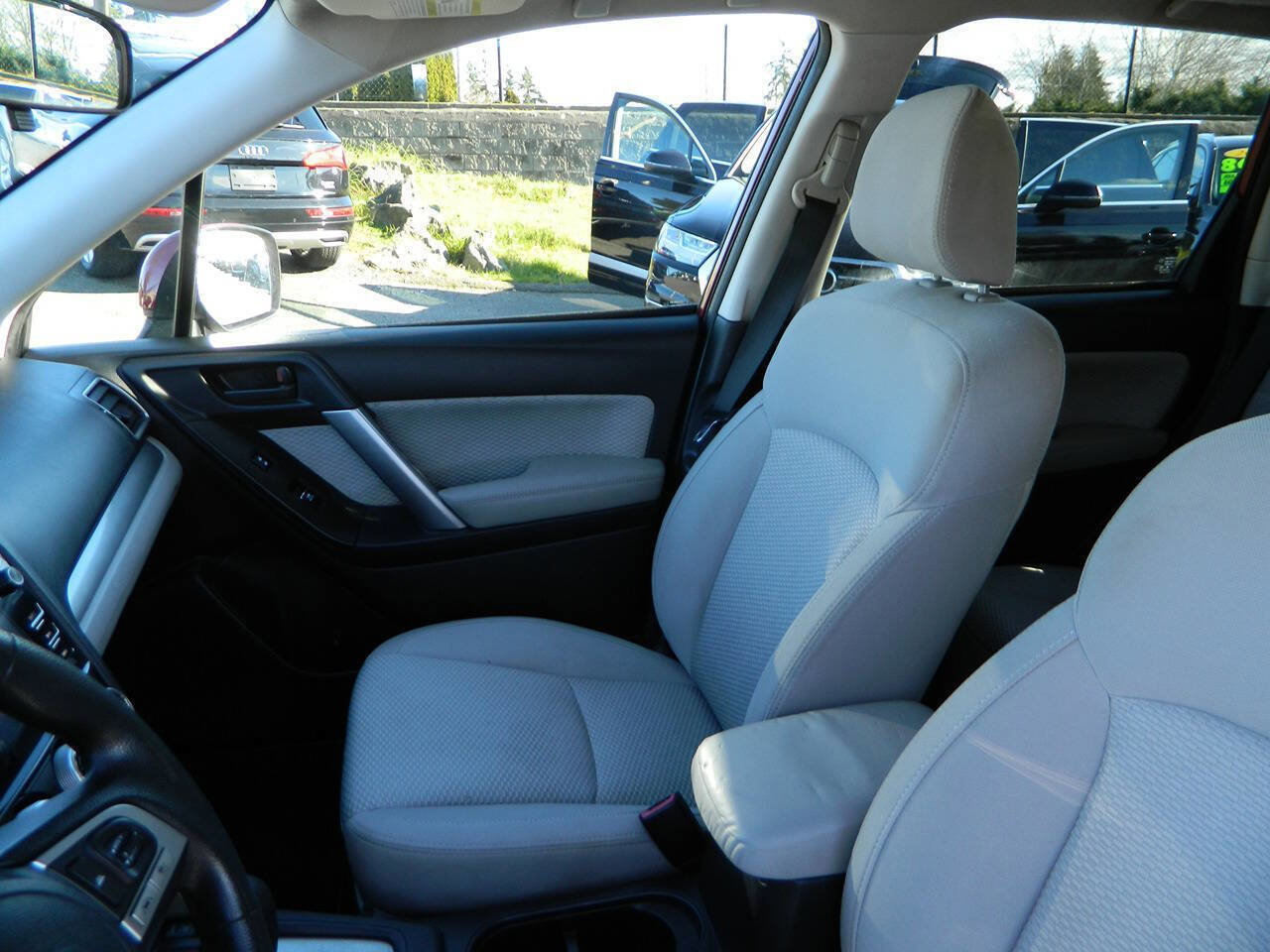 Used 2017 Subaru Forester 2.5i Premium image 13