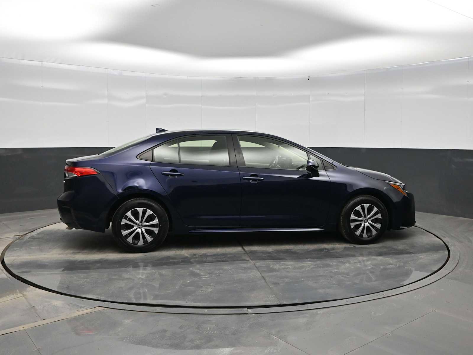Used 2022 Toyota Corolla LE image 9