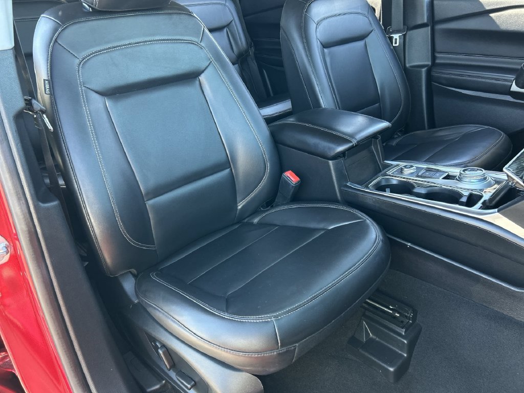 Used 2022 Ford Explorer XLT w/ Equipment Group 202A AWD/4WD image 28
